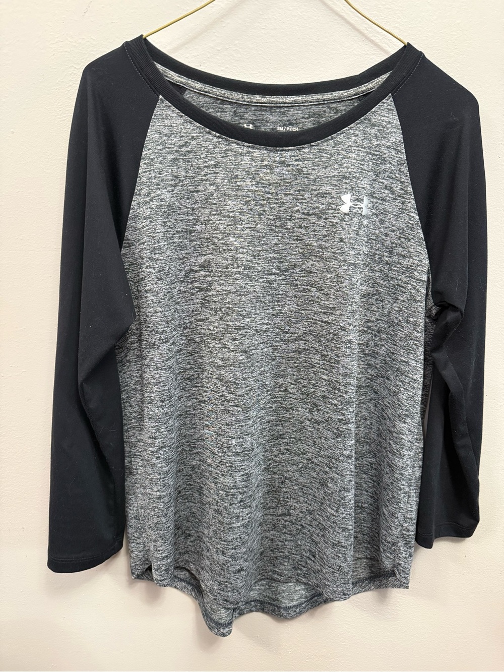 🔥2 for $10🔥Under Armour Women's Black & Gray Long Sleeve Raglan Top Small